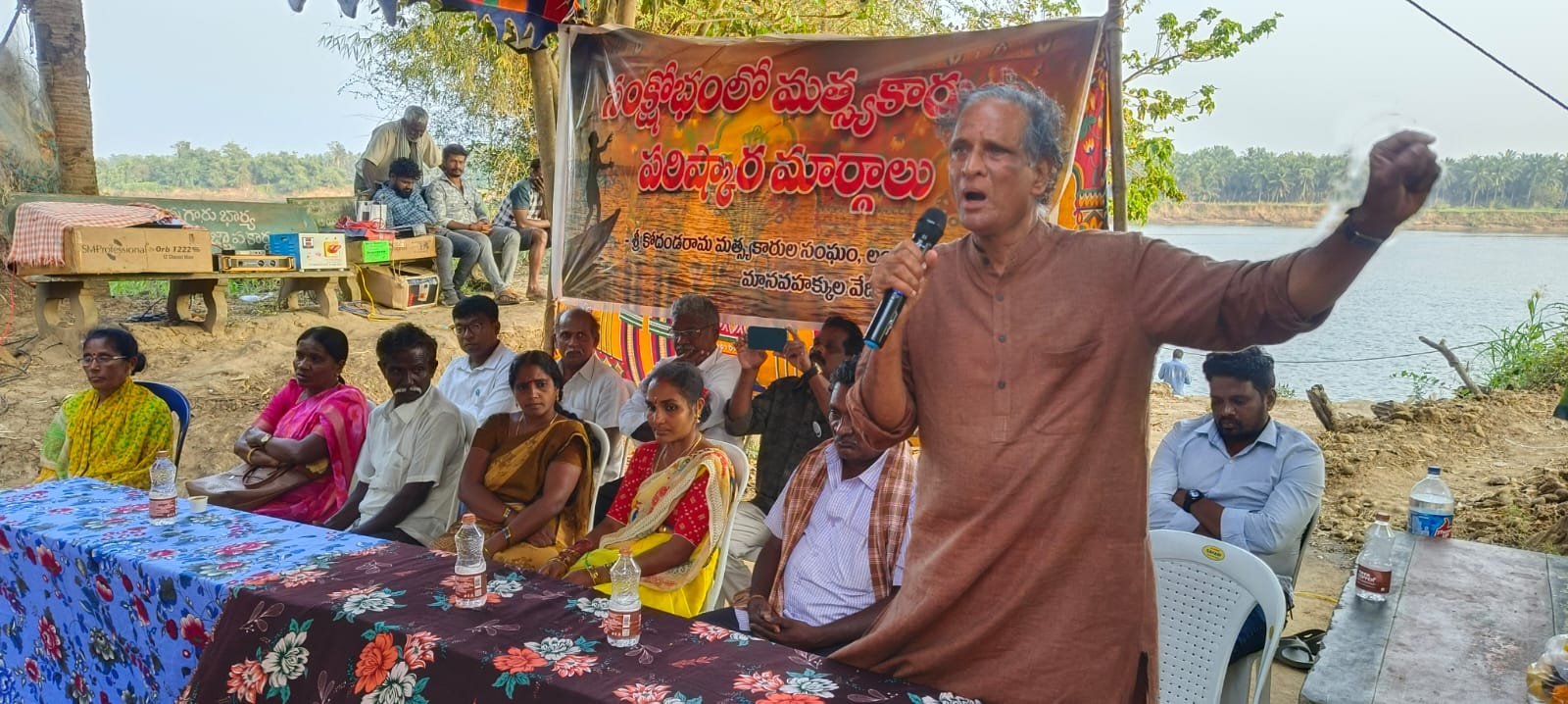 మత్స్యకార సంపద మత్స్యకారులకే దక్కాలి