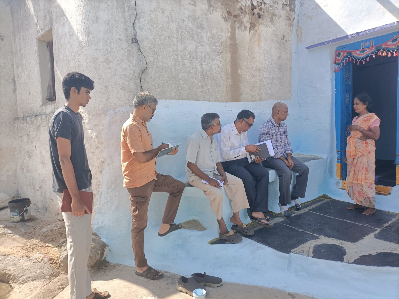 ప్రభుత్వం ఇప్పటికైనా నిద్రలేచి జీ.ఓ. 43ని అమలు పరచి, ఆత్మహత్య చేసుకున్న రైతు కుటుంబాలను ఆదుకోవాలి